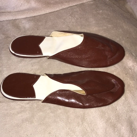 Vintage brown and white leather slippers / house shoes - Picture 2 of 4